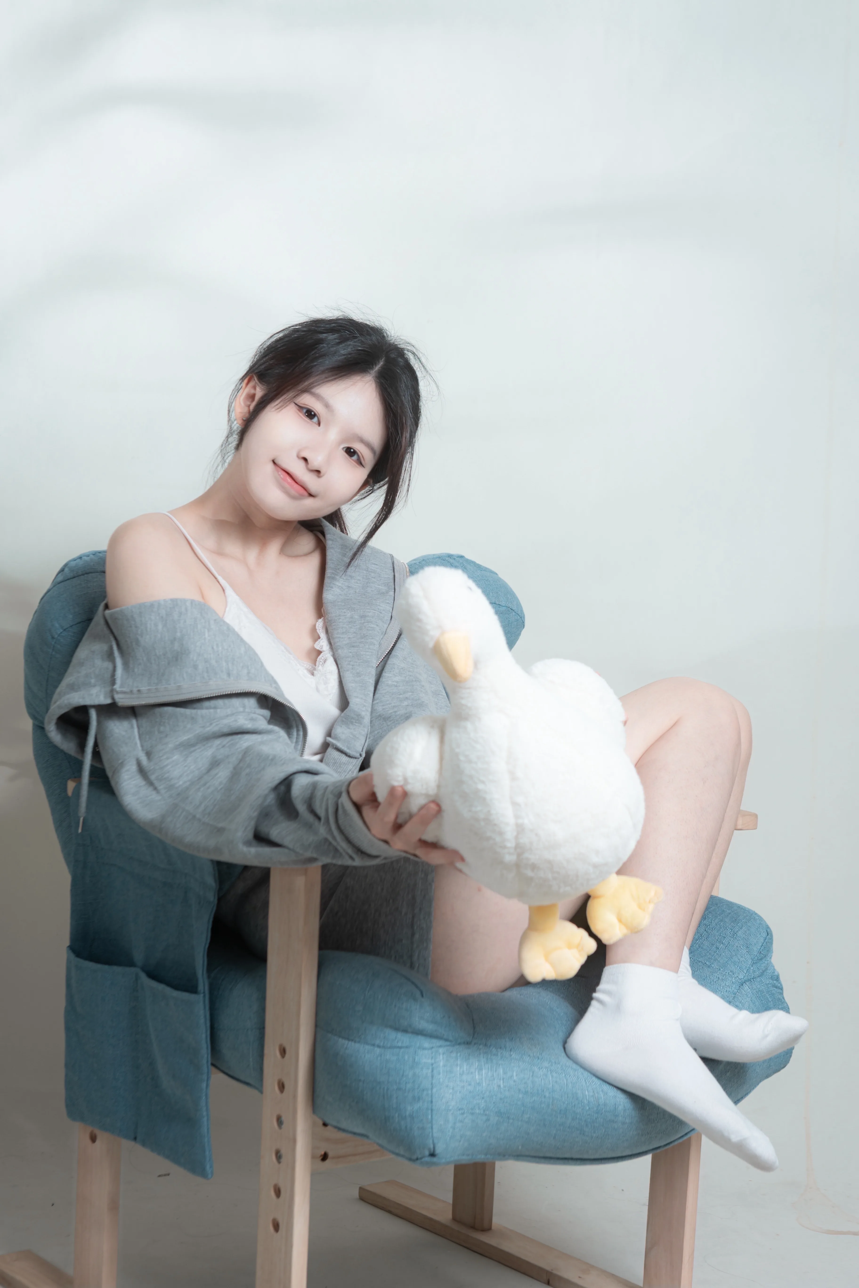 靜白日常｜柔和室內光人像攝影作品 13