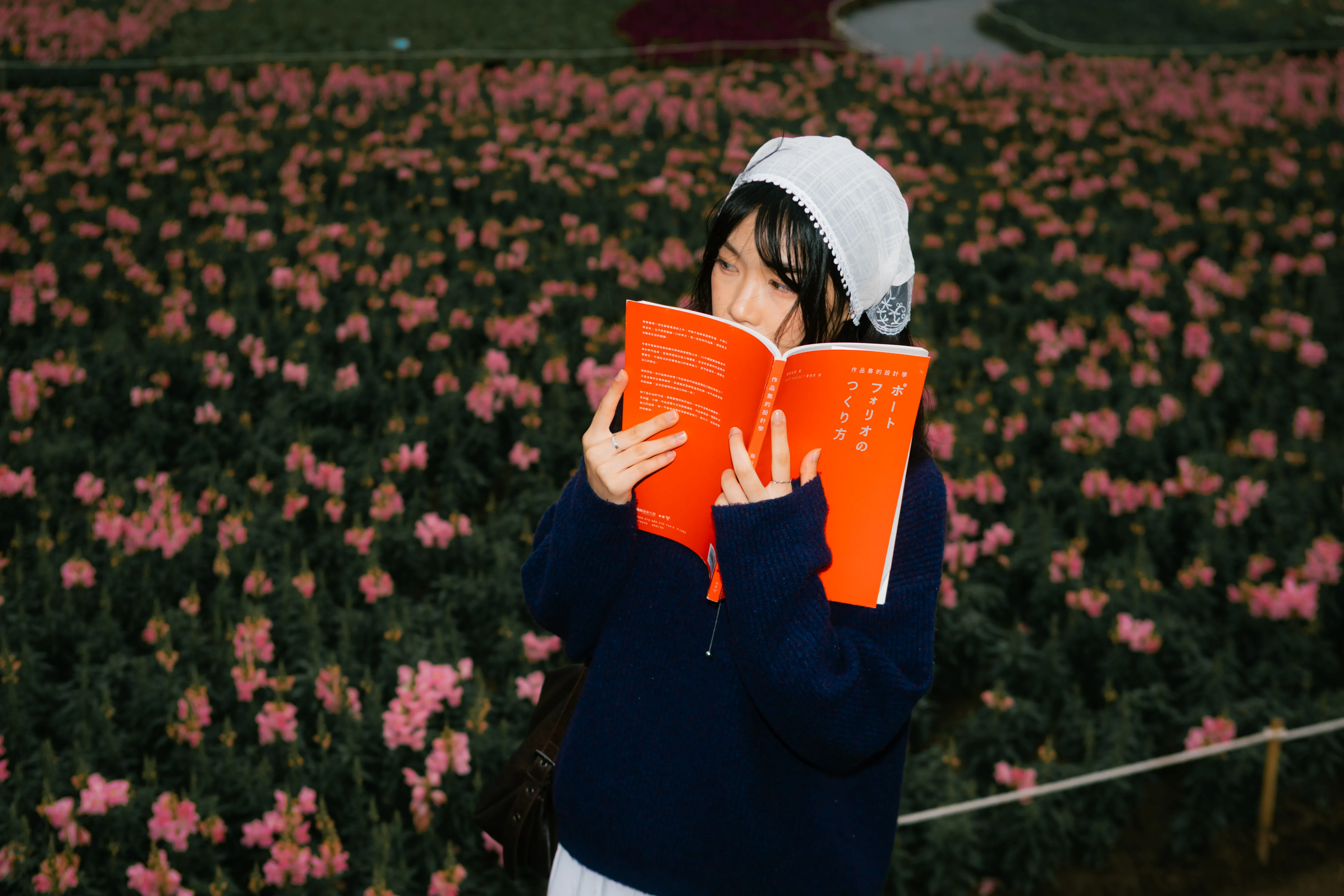 河畔花期｜河岸自然光人像攝影作品 31