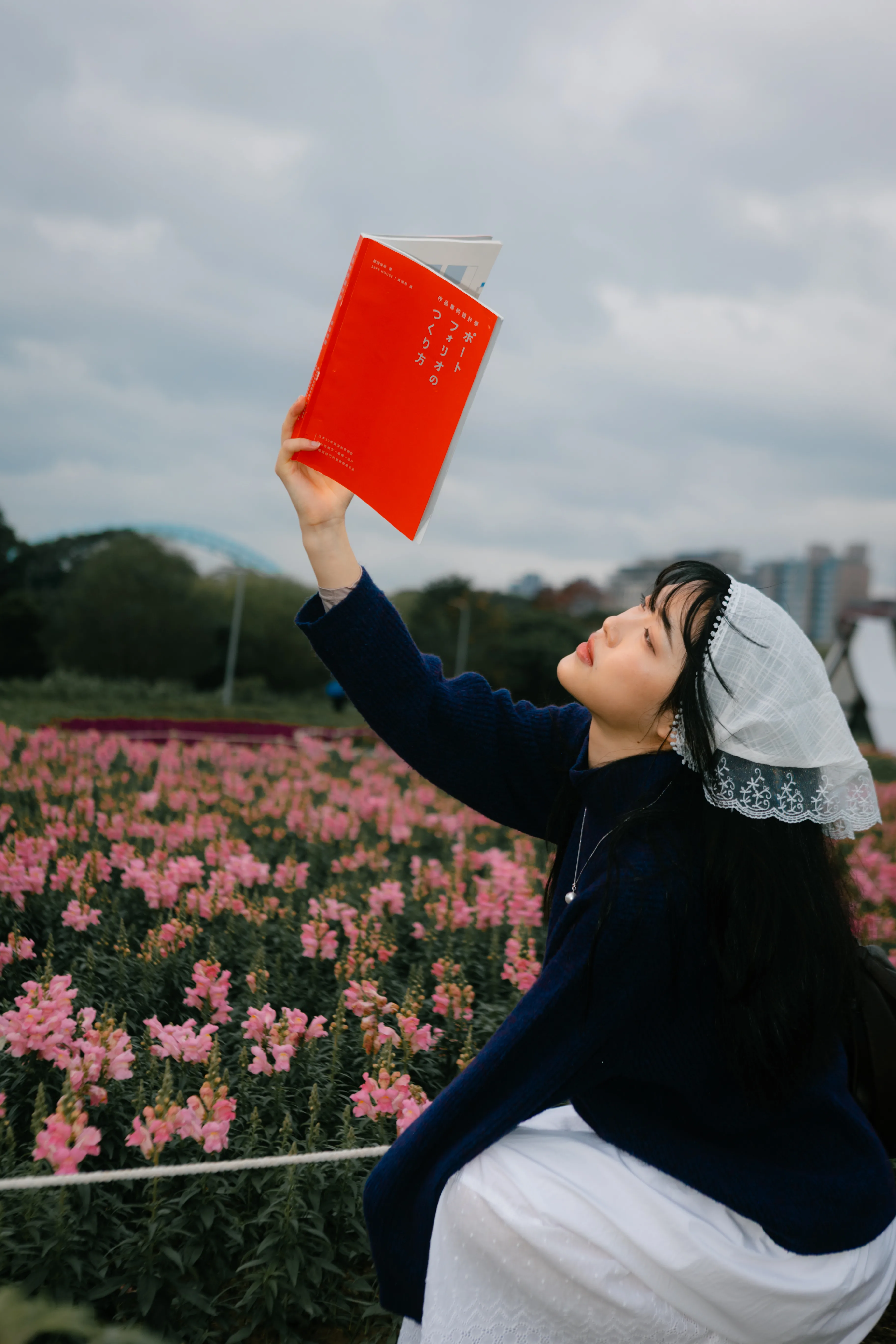 河畔花期｜河岸自然光人像攝影作品 35