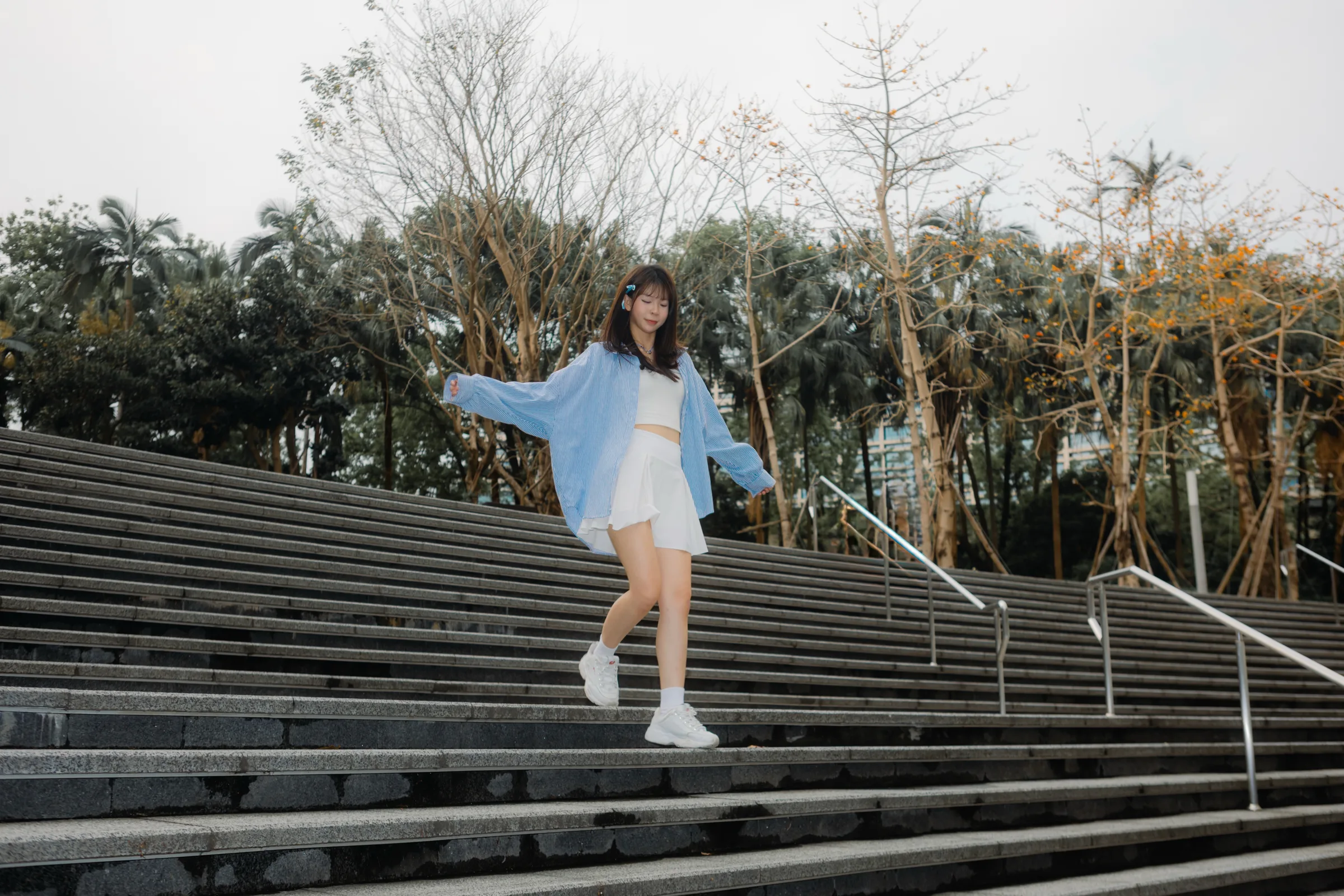 藍色襯衫示意 21